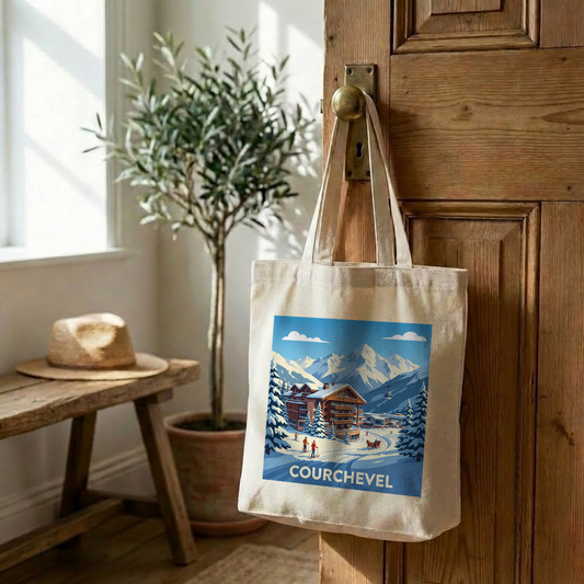 Tote bag souvenir de la ville de Courchevel avec une illustration hivernale stylisée.