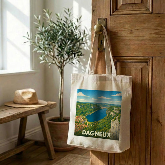 Tote bag souvenir de la ville de Dagneux avec une illustration stylisée de paysage.