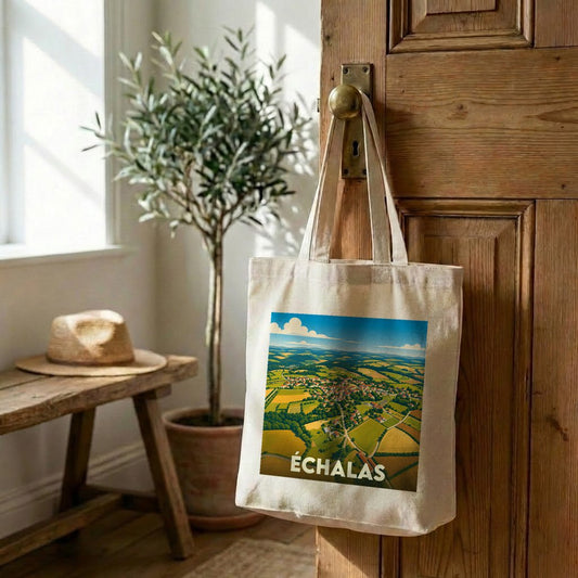 Tote bag souvenir de la ville d'Échalas avec une illustration de paysage champêtre.