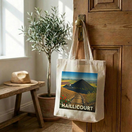 Tote bag souvenir de la ville de Haillicourt avec une illustration stylisée de ses terrils.