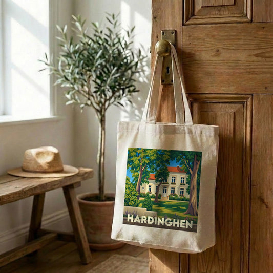 Tote bag souvenir de la ville de Hardinghen avec une illustration stylisée d'une maison de maître.