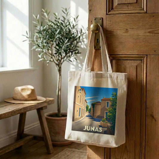 Tote bag souvenir de la ville de Junas orné d'une illustration stylisée d'une ruelle ensoleillée.