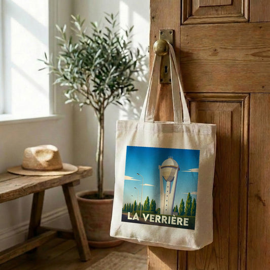 Tote bag souvenir de la ville de La Verrière avec une illustration stylisée de son château d'eau.