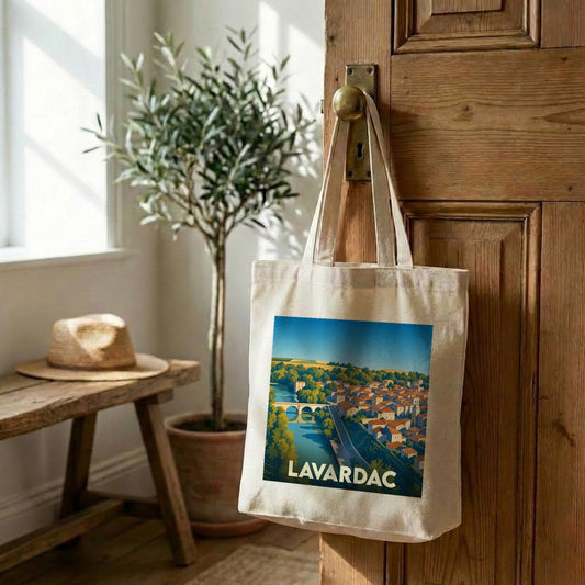 Tote bag souvenir de la ville de Lavardac avec une illustration stylisée.