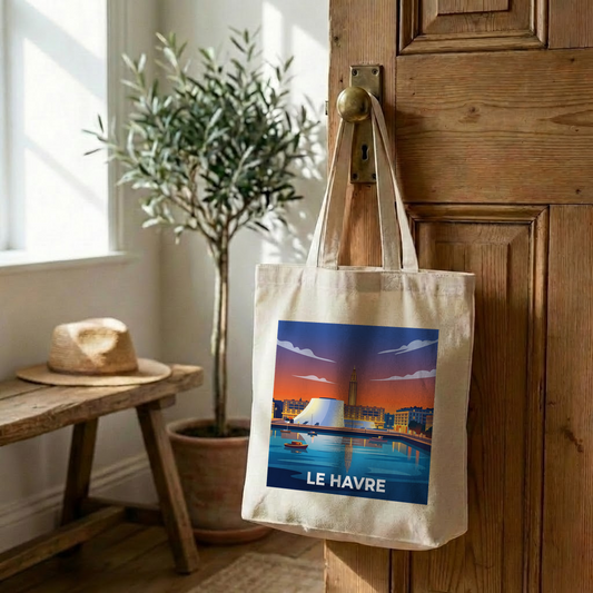 Tote bag souvenir de la ville du Havre avec une illustration stylisée.