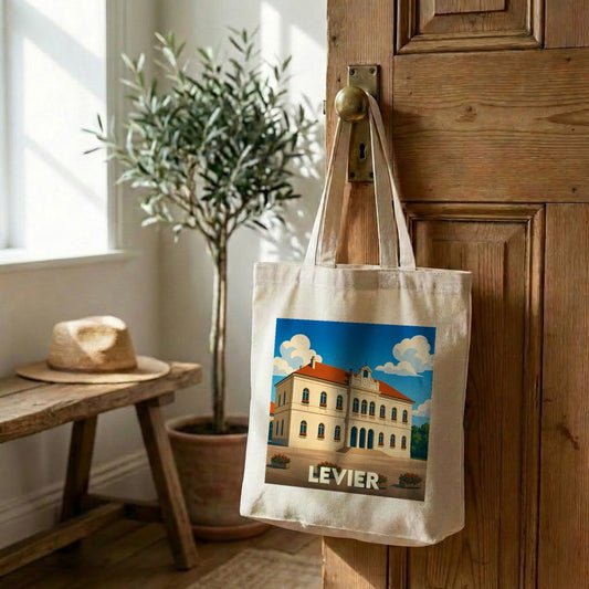 Tote bag souvenir de la ville de Levier avec une illustration stylisée.