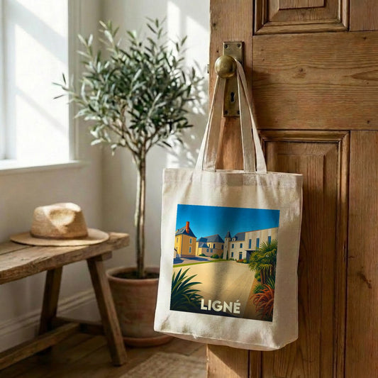 Tote bag souvenir de la ville de Ligné avec une illustration stylisée.