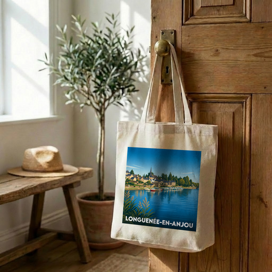 Tote bag souvenir de la ville de Longuenée-en-Anjou avec une illustration stylisée des bords de l'Oudon.