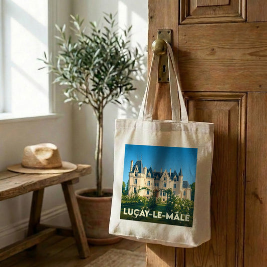 Tote bag souvenir de la ville de Luçay-le-Mâle avec une illustration stylisée de son château.