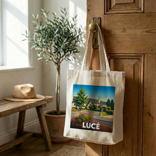 Tote bag souvenir de la ville de Lucé avec une illustration stylisée.