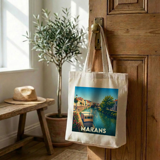 Tote bag souvenir de la ville de Marans avec une illustration stylisée d'un canal.