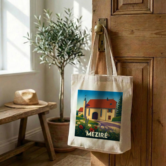 Tote bag souvenir de la ville de Méziré avec une illustration stylisée de sa chapelle.