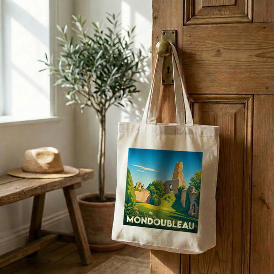 Tote bag souvenir de la ville de Mondoubleau avec une illustration stylisée de ses ruines médiévales.