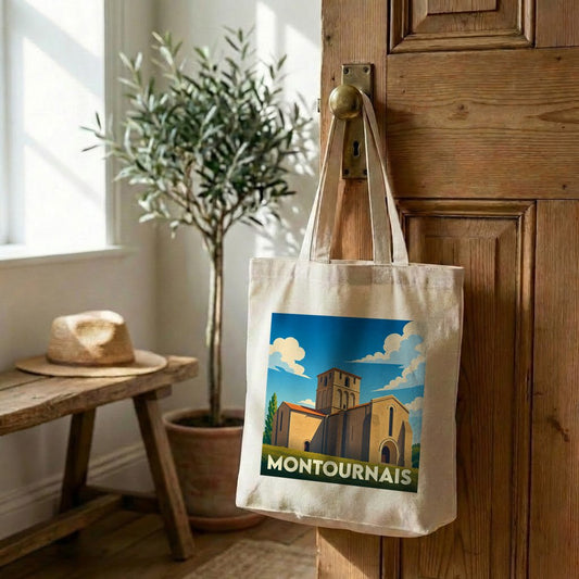Tote bag souvenir de la ville de Montournais avec une illustration stylisée de son église.