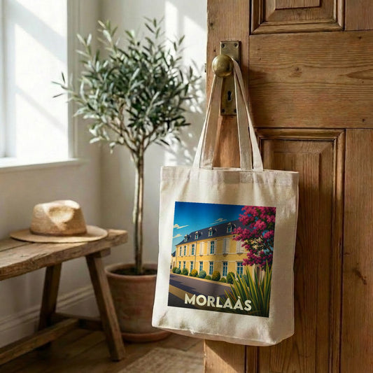 Tote bag souvenir de la ville de Morlaàs avec une illustration stylisée d'un bâtiment historique.