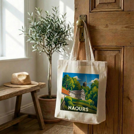 Tote bag souvenir de la ville de Naours avec une illustration stylisée.