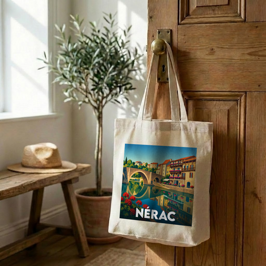 Tote bag souvenir de la ville de Nérac avec une illustration stylisée de son pont et de ses quais.