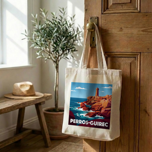 Tote bag souvenir de la ville de Perros-Guirec avec une illustration stylisée de son littoral.