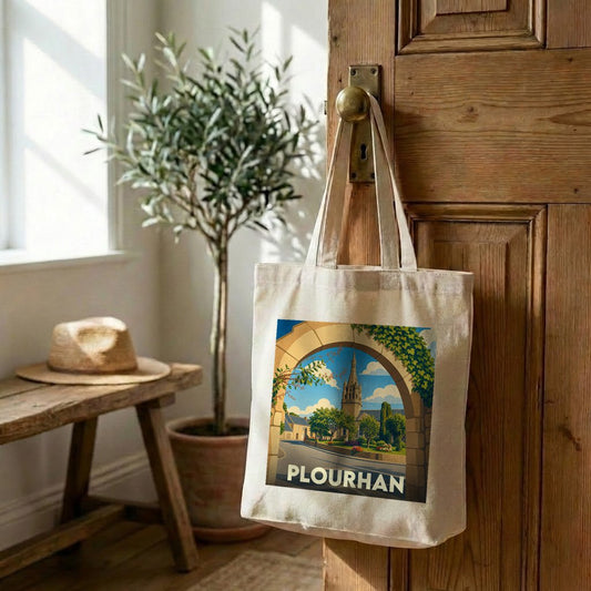 Tote bag souvenir de la ville de Plourhan avec une illustration stylisée.