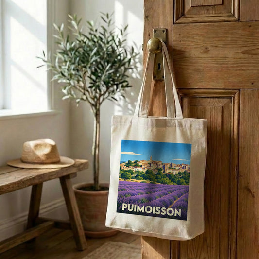 Tote bag souvenir de la ville de Puimoisson avec une illustration stylisée de champs de lavande.