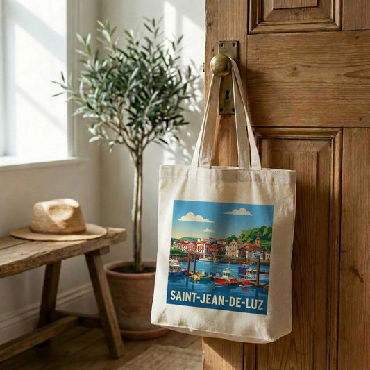 Tote bag souvenir de la ville de Saint-Jean-de-Luz avec une illustration stylisée du port.