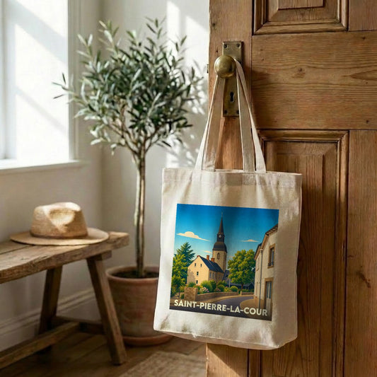Tote bag souvenir de la ville de Saint-Pierre-la-Cour avec une illustration stylisée d'un paysage urbain.