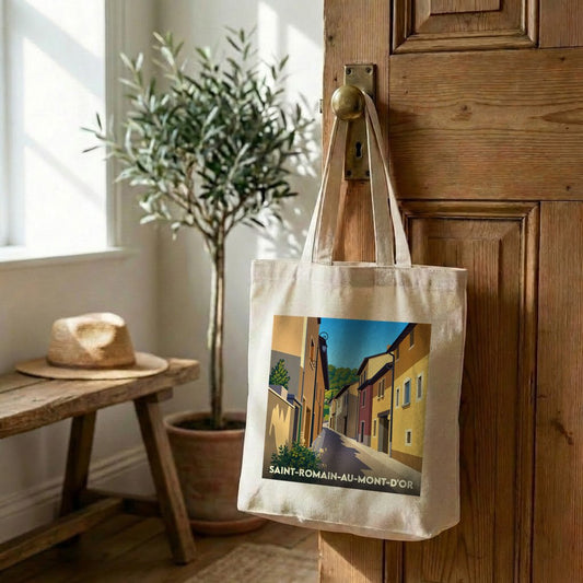 Tote bag souvenir de Saint-Romain-au-Mont-d'Or illustré d'une rue pittoresque de la ville.