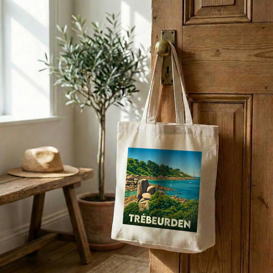 Tote bag souvenir de la ville de Trébeurden avec une illustration stylisée de son bord de mer.