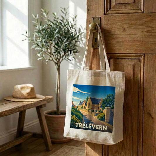 Tote bag souvenir de la ville de Trélévern avec une illustration stylisée.