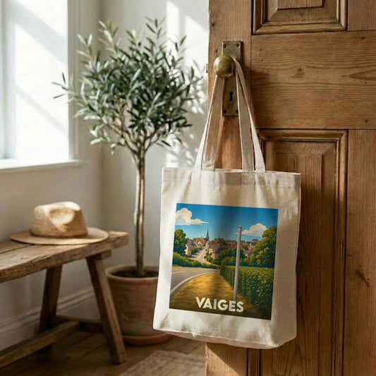 Tote bag souvenir de la ville de Vaiges avec une illustration stylisée.