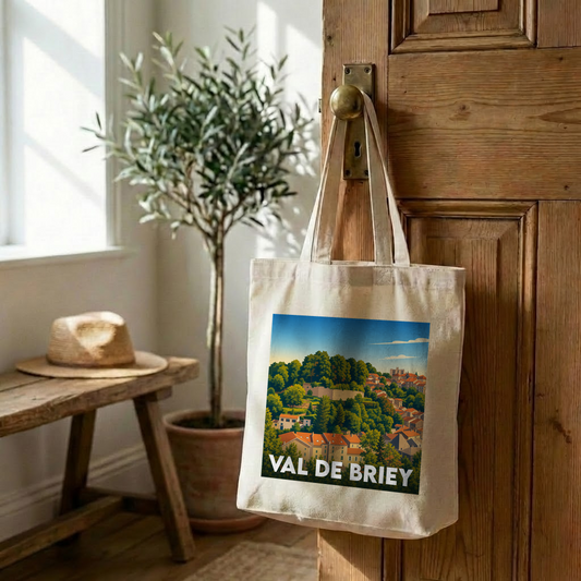 Tote bag souvenir de la ville de Val de Briey avec une illustration stylisée de son paysage urbain et verdoyant.