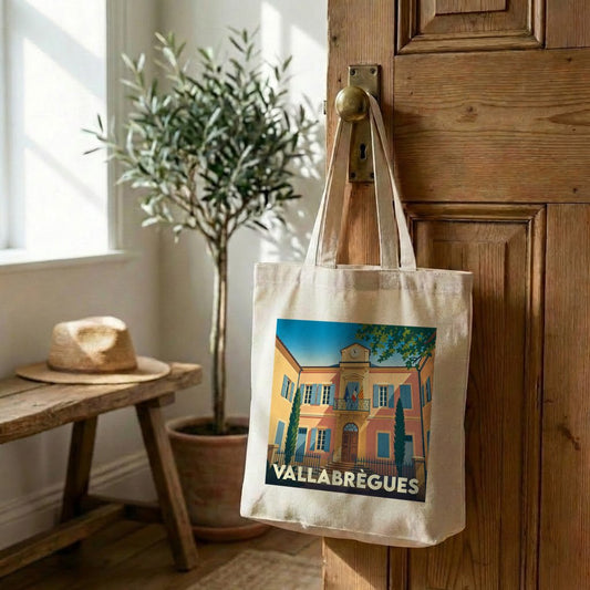 Tote bag souvenir de la ville de Vallabrègues illustré d'un dessin coloré de l'hôtel de ville.
