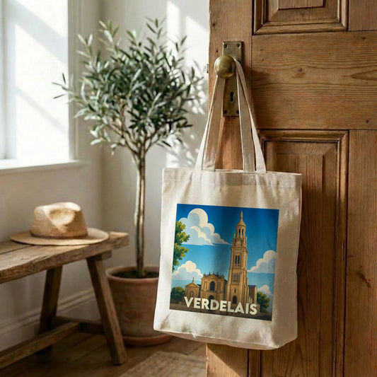 Tote bag souvenir de la ville de Verdelais avec une illustration stylisée.