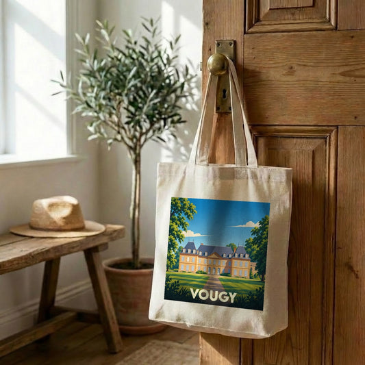 Tote bag souvenir de la ville de Vougy avec une illustration stylisée de son château.