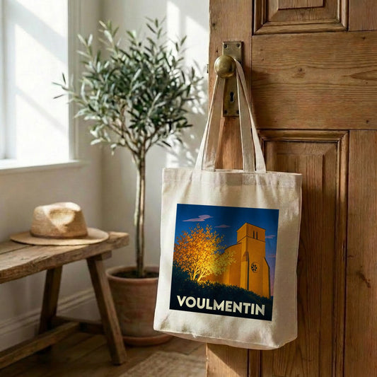 Tote bag souvenir de la ville de Voulmentin avec une illustration stylisée.